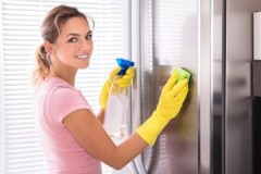 Начини и средства како уклонити огреботине на фрижидеру у белој, сивој и другим бојама