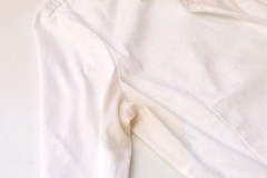 Bevisade recept och sätt att ta bort gula fläckar från en vit skjorta