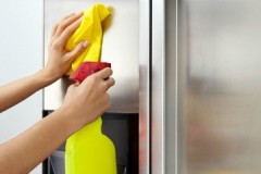 Hızlı, temiz ve iz bırakmadan veya buzdolabının dışarıda nasıl temizleneceği