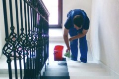Existe-t-il des normes de nettoyage des entrées des immeubles à appartements et quelles sont-elles?