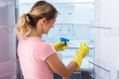 Enkla instruktioner om hur du rengör kylskåpet med vinäger