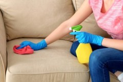 Hemligheter för erfarna hemmafruar: hur man rengör soffan från olika typer av fläckar hemma