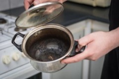 Astuces de vie de femmes au foyer expérimentées, comment nettoyer un pot brûlé à la maison