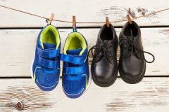 מספר דרכים מוכחות לייבוש מהיר של הנעליים לאחר כביסה או גשם