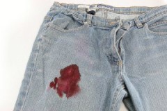 Méthodes et recettes pour éliminer efficacement le sang sur les jeans