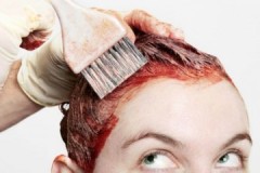 Kvinnors tricks för att effektivt radera hårfärgning från ansiktet och hårbotten